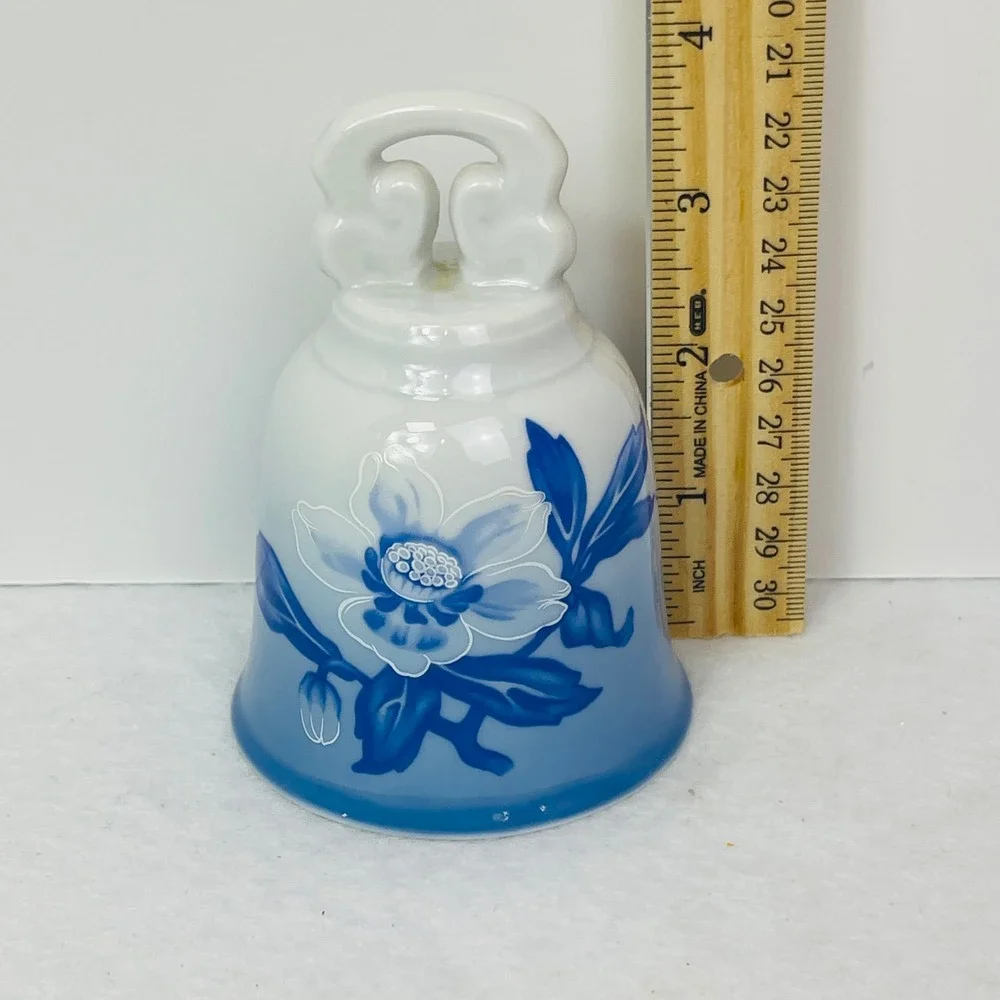 Bing & Grondahl Danbury Mint Blue White Floral Porcelain Bell Denmark 2172 4in
